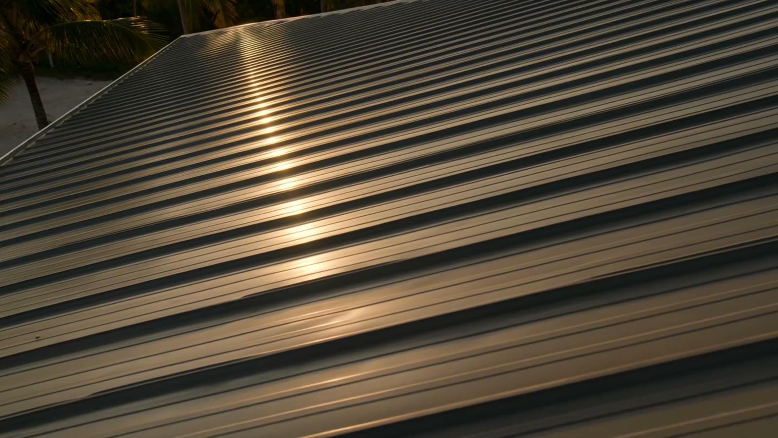 Standing seam metal roof on a Florida home